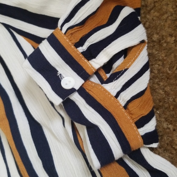 Off the shoulder shirt - Picture 2 of 5